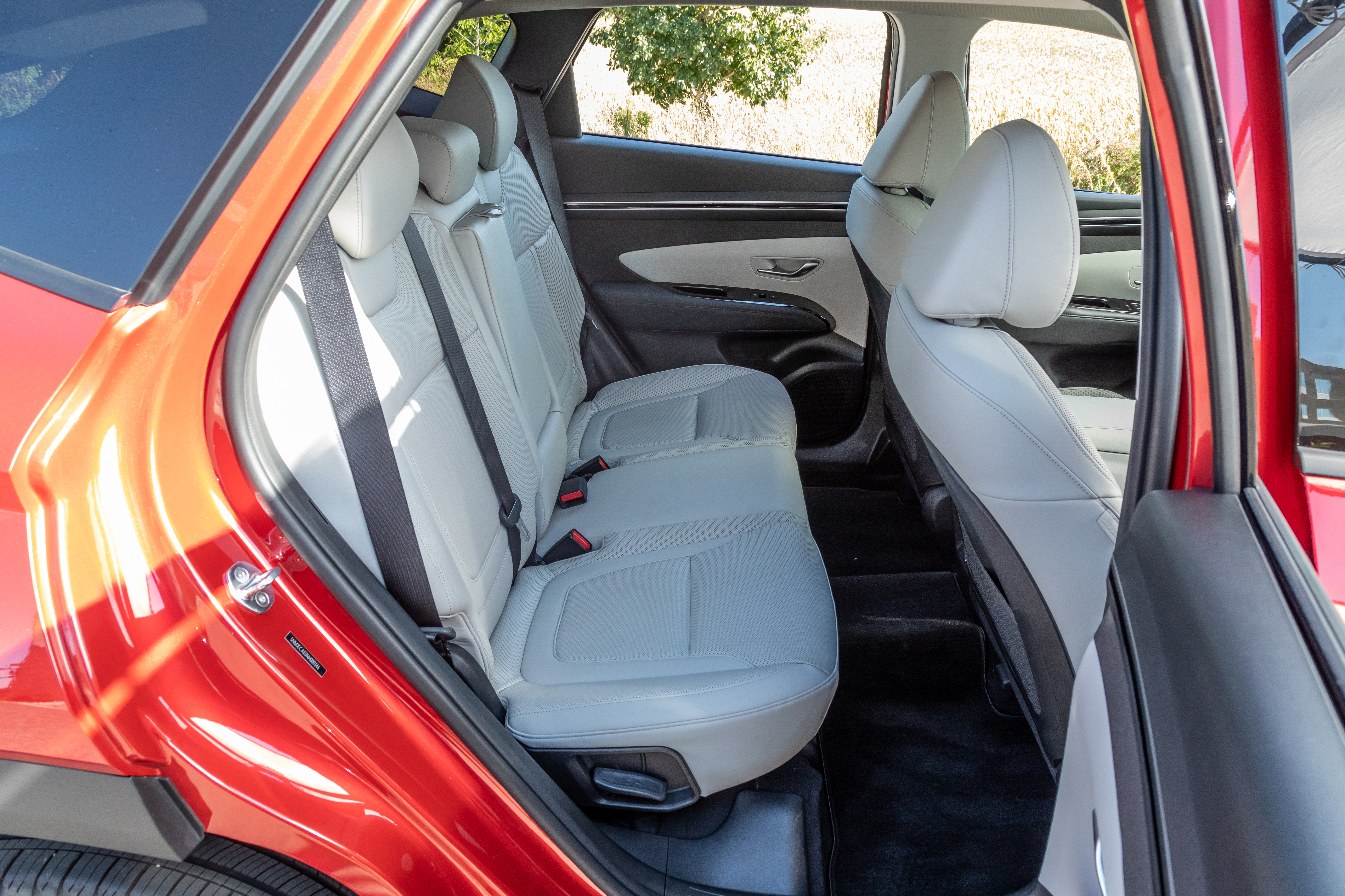 hyundai tucson limited 2022 50 back row interior suv 4432935fe48 jpg? i=AA