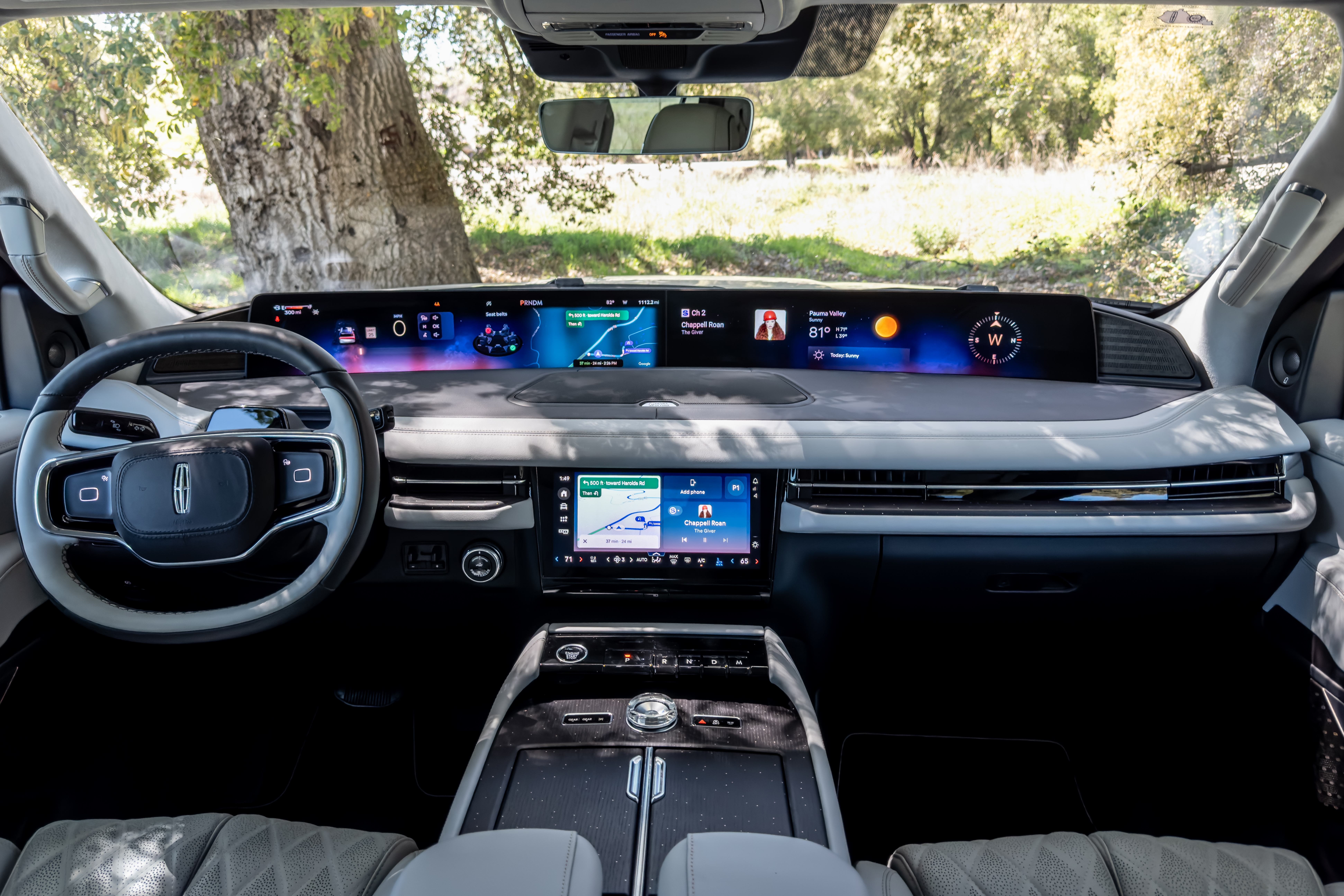 lincoln navigator 2025 14 interior front row jpg
