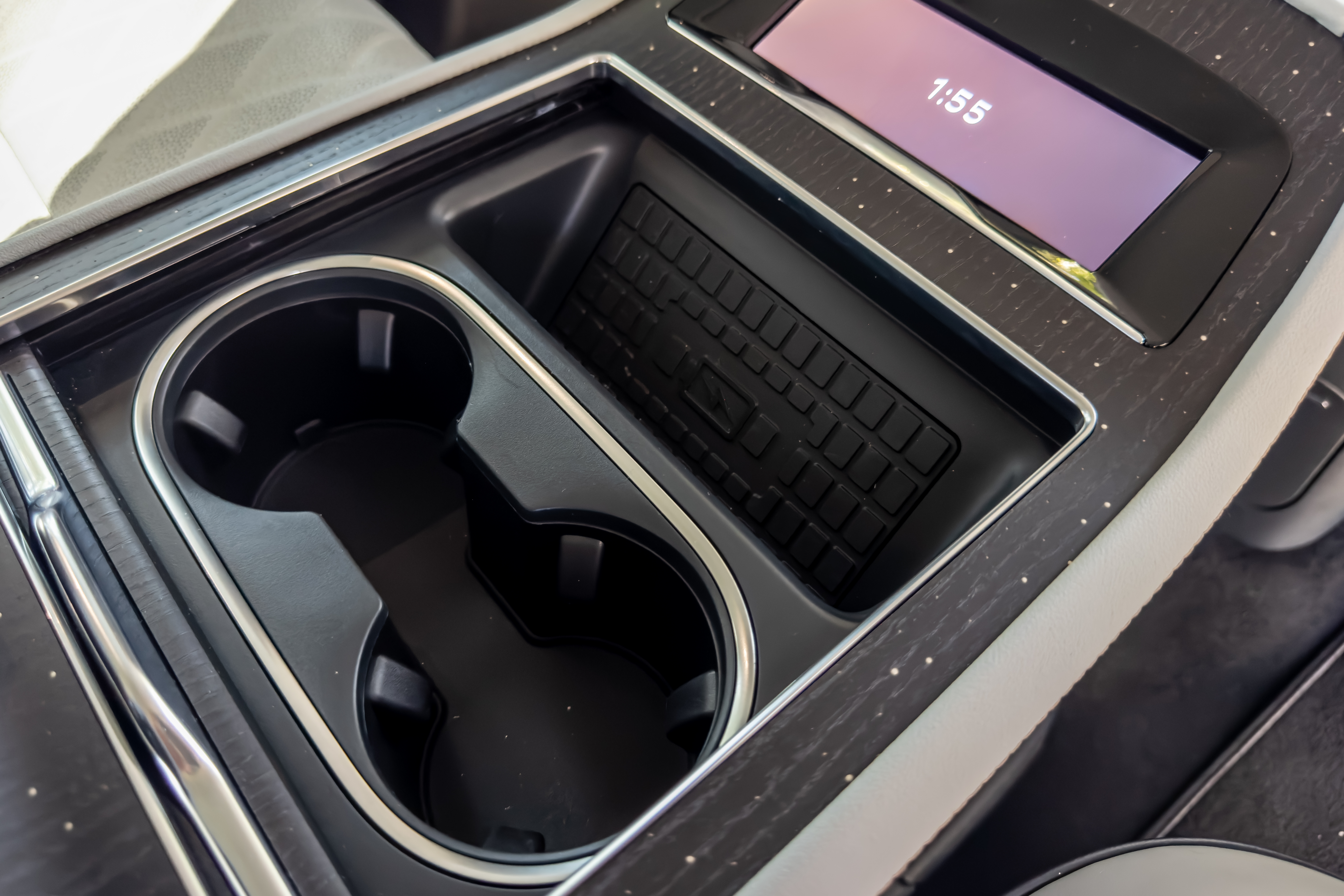 lincoln navigator 2025 23 interior center console jpg