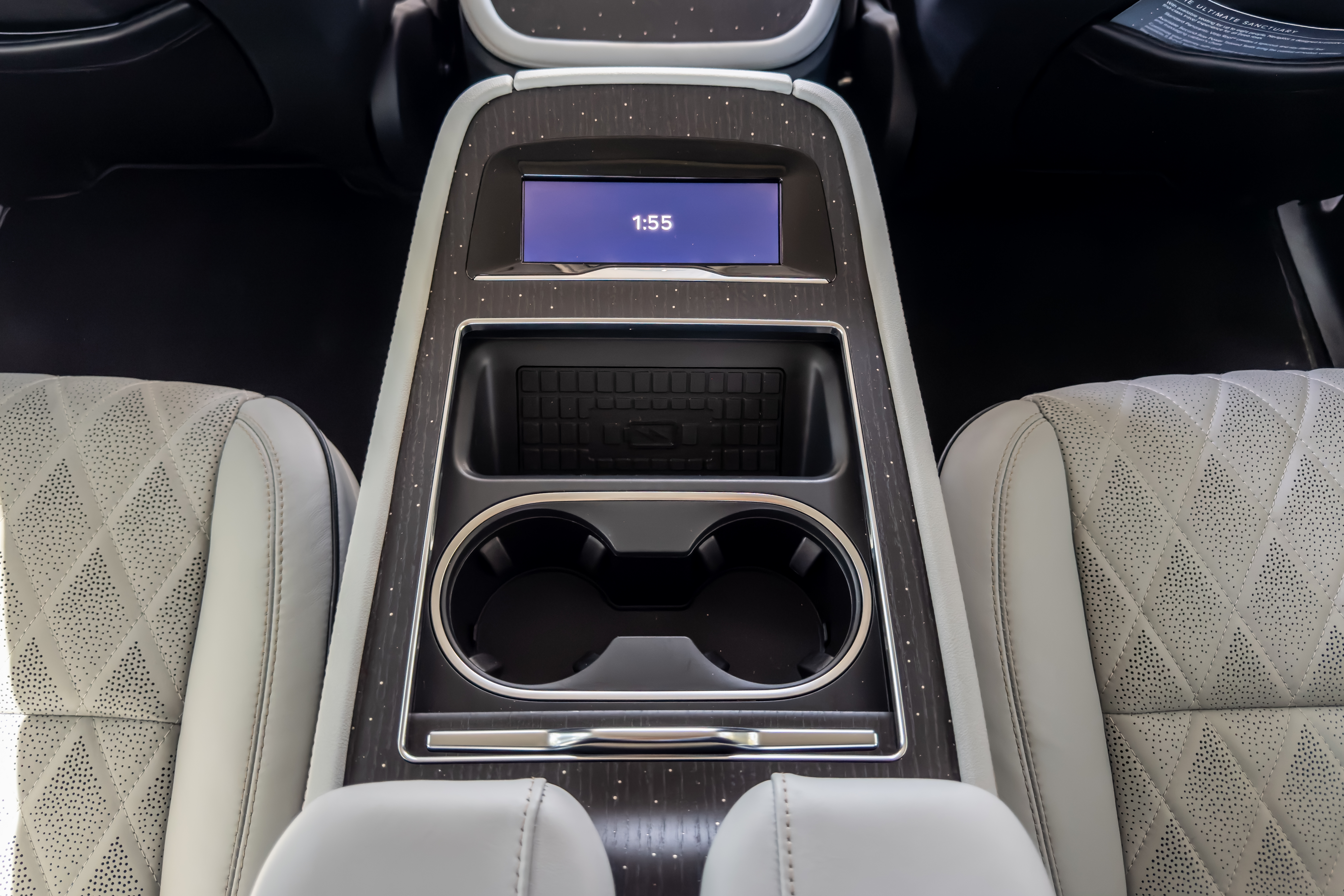 lincoln navigator 2025 32 interior second row jpg