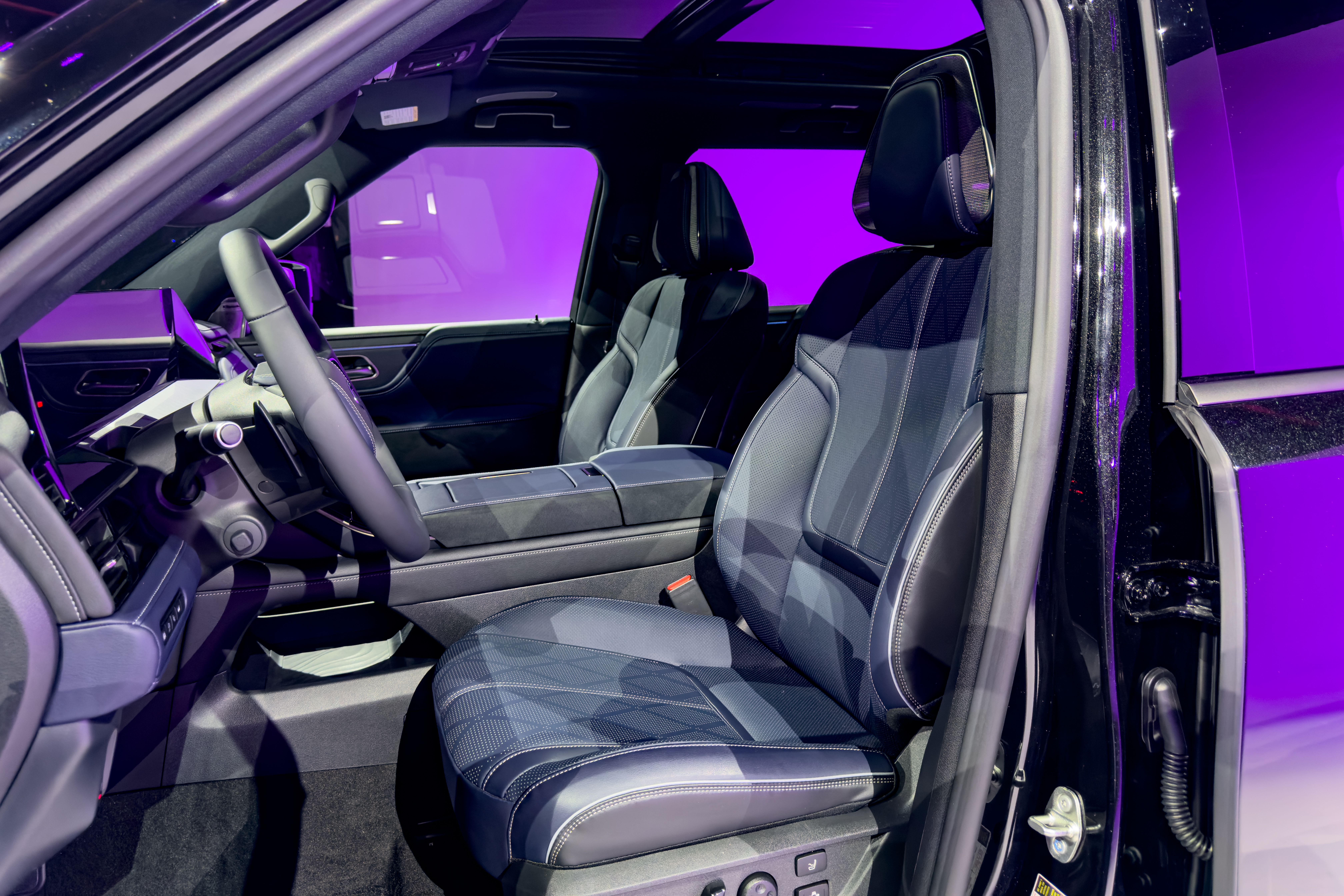 infiniti qx80 sport 2026 15 interior front row seat jpg