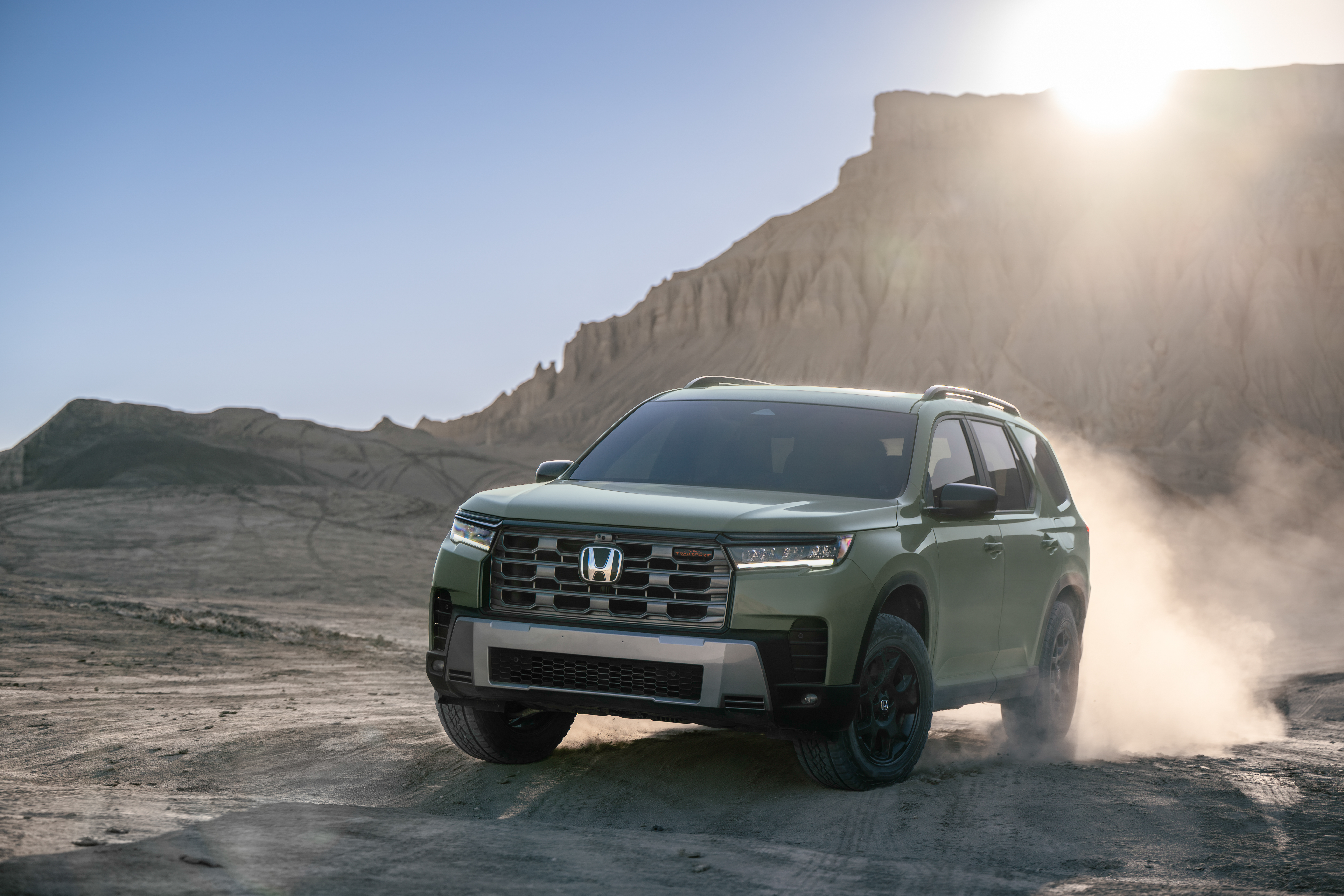 honda-pilot-trailsport-2026-08-exterior-front-angle-oem