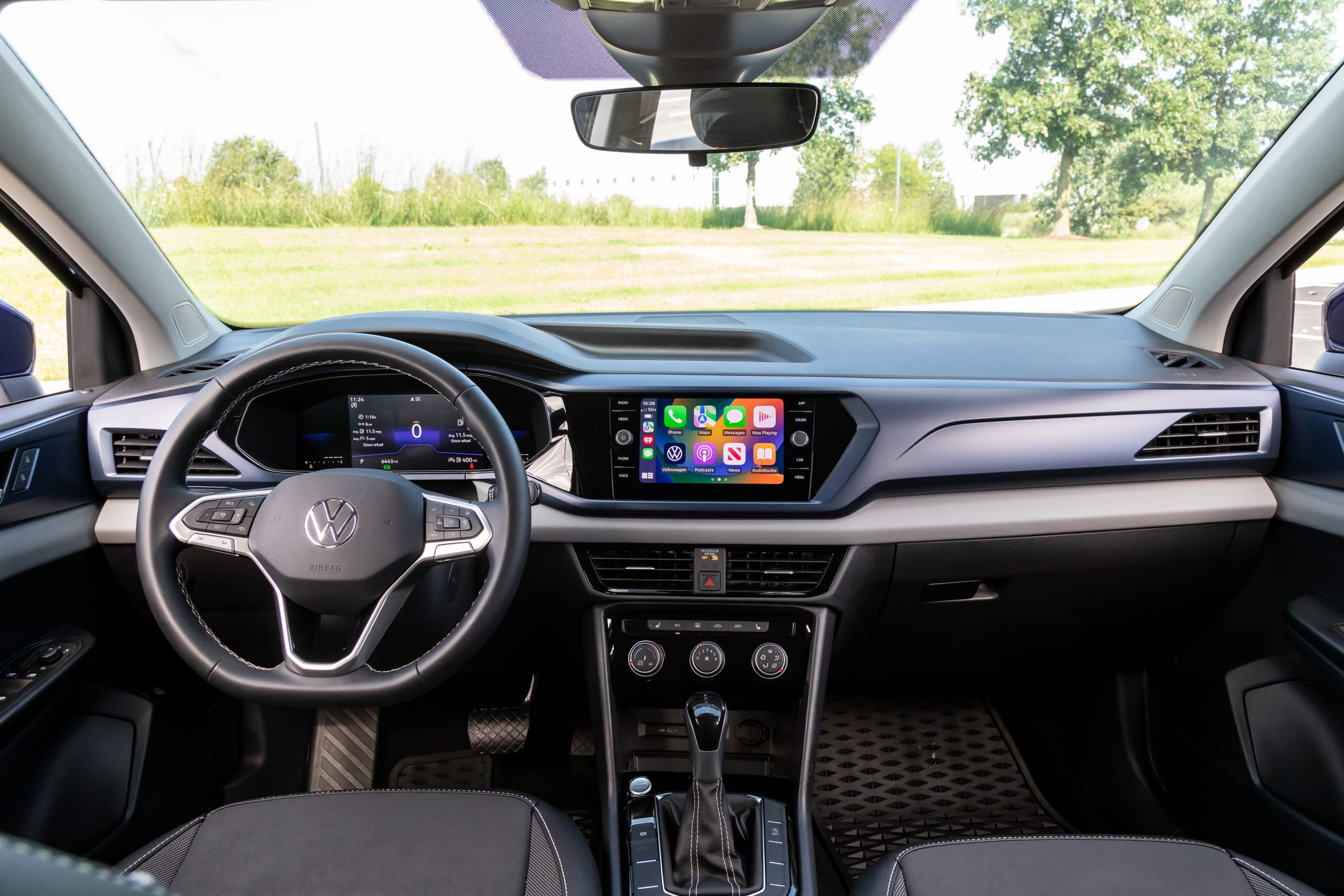 volkswagen taos 1 5t se 2023 16 interior front row jpg? i=AA