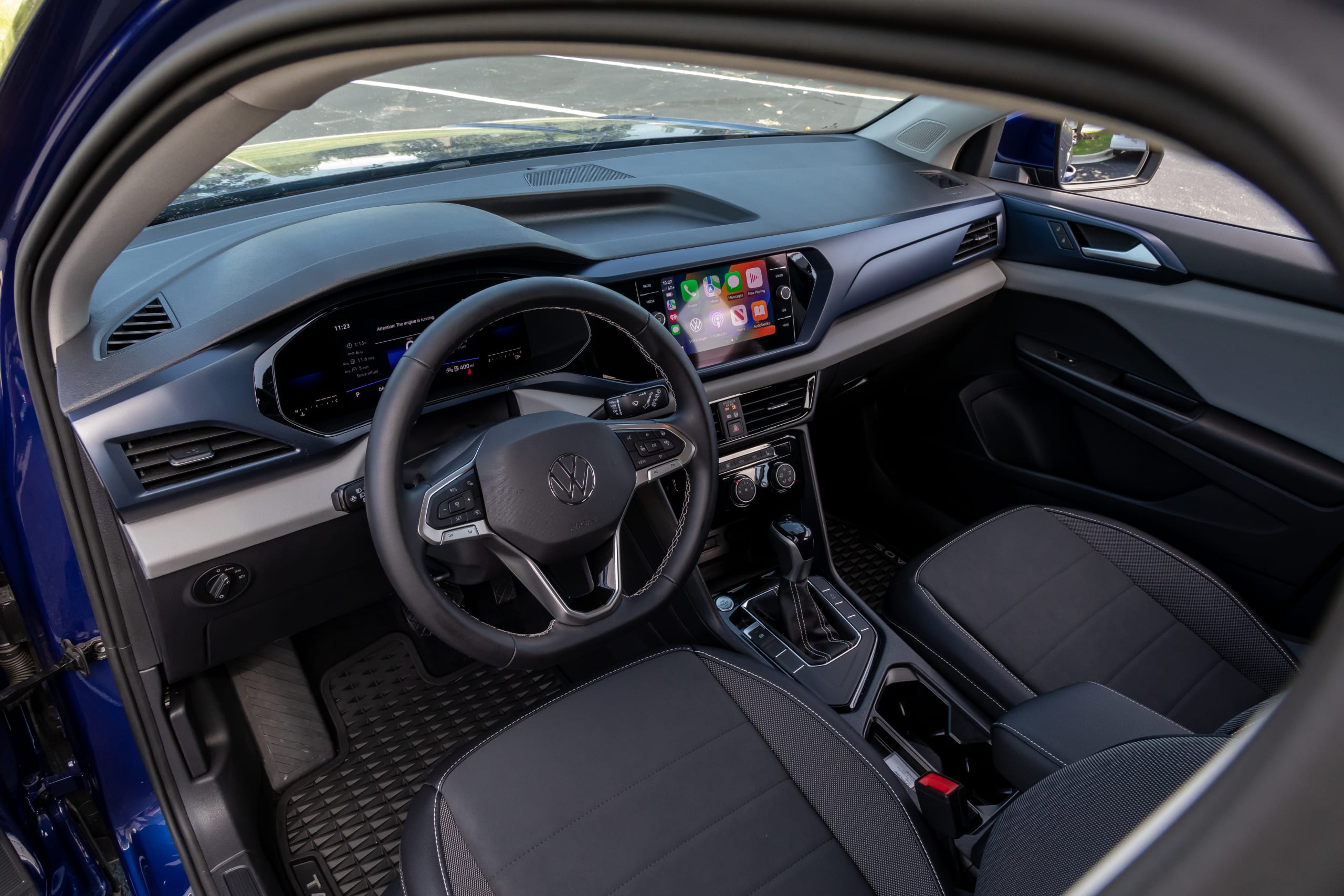 volkswagen taos 1 5t se 2023 17 interior front row jpg? i=AA