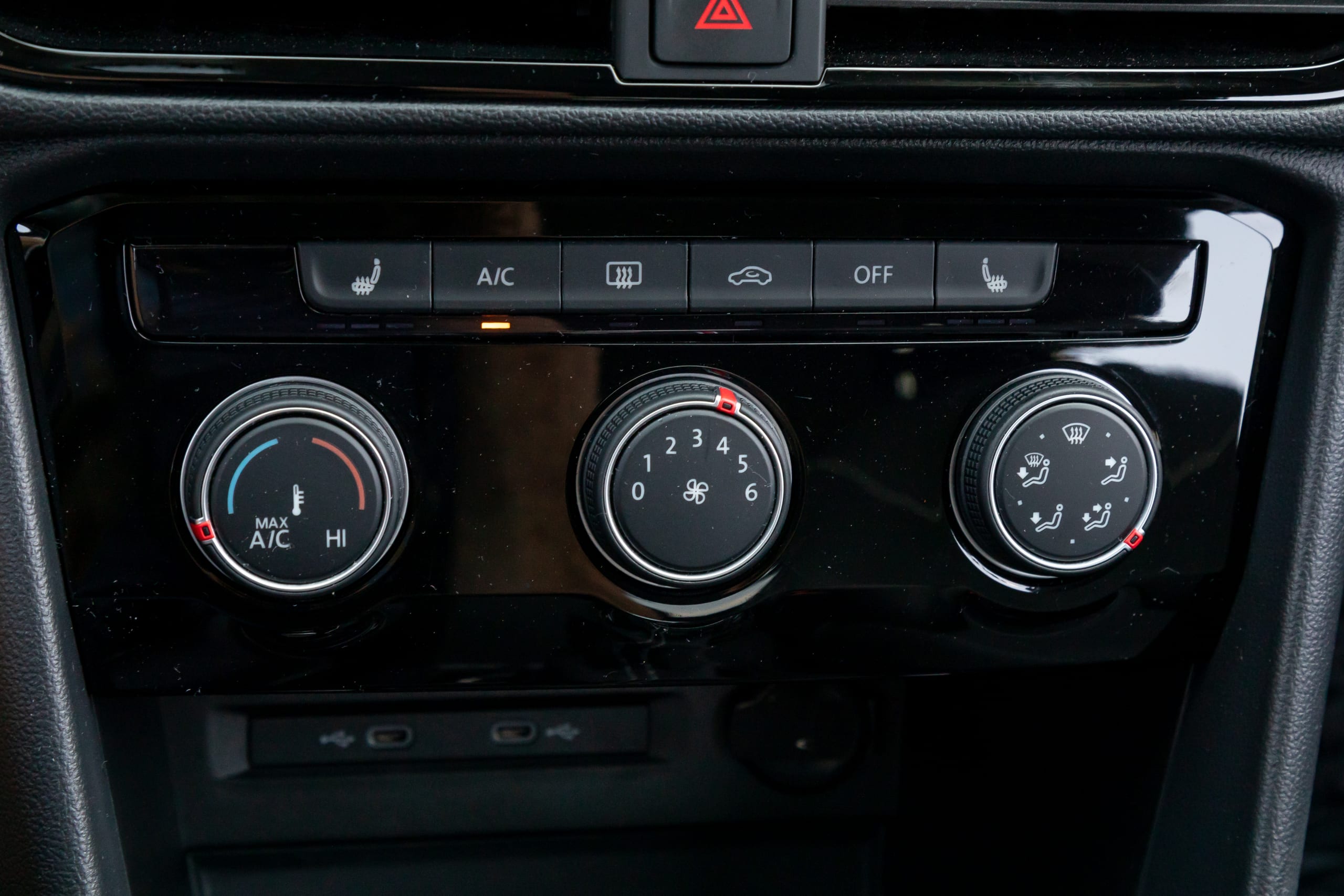 volkswagen taos 1 5t se 2023 29 interior climate control jpg? i=AA