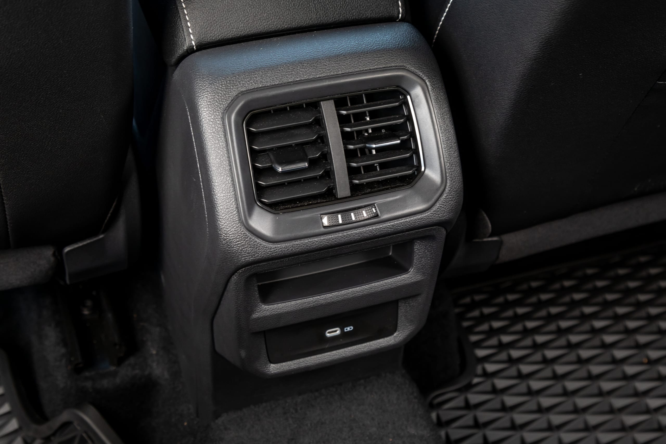 volkswagen taos 1 5t se 2023 37 interior backseat climate control jpg? i=AA