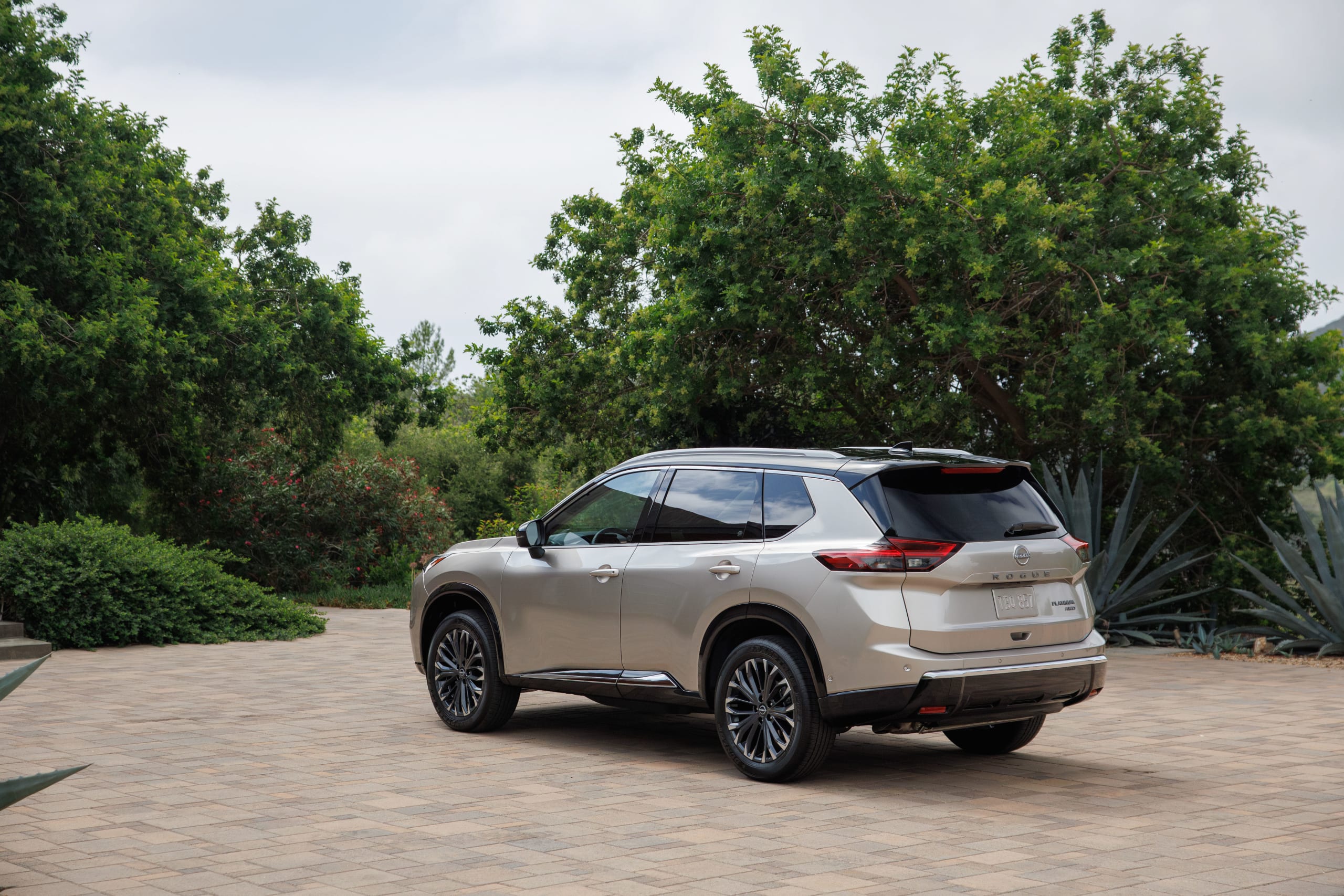 New Look, New Price Facelifted 2025 Nissan Rogue Starts at 29,685