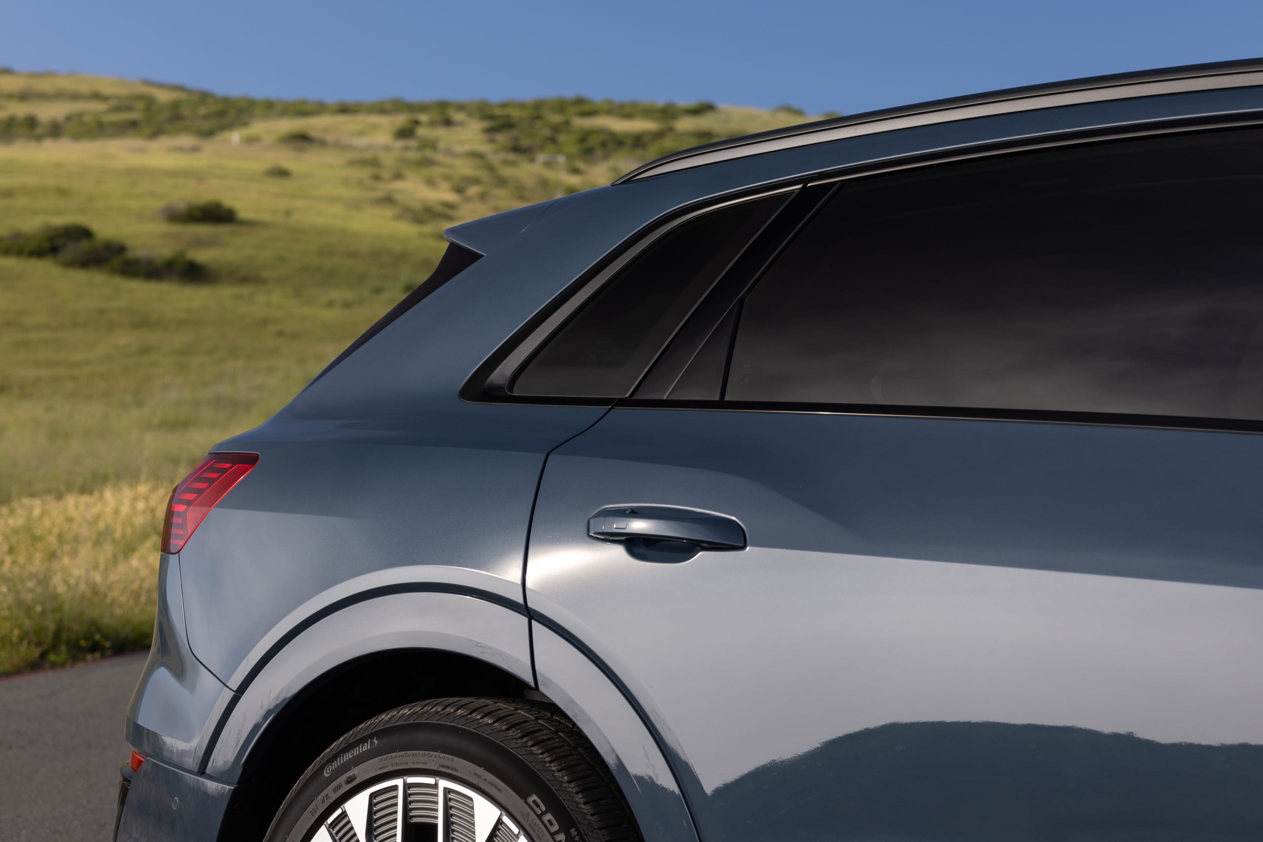 audi q8 e tron 2024 09 exterior rear jpg? i=AA