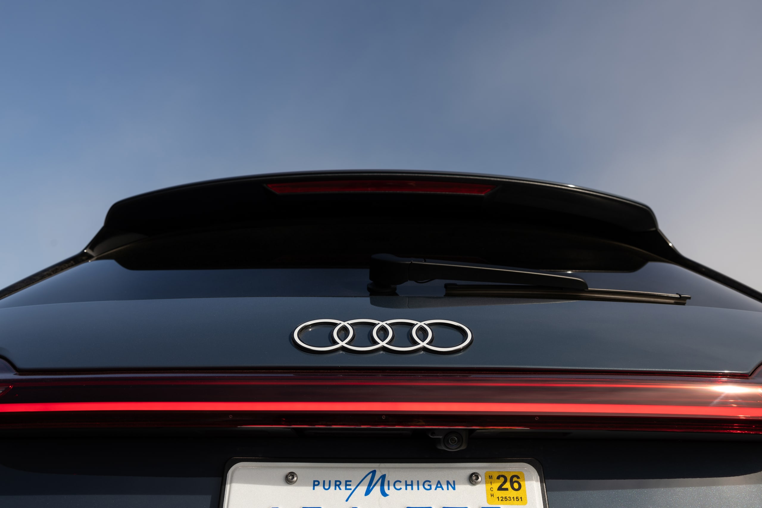 audi q8 e tron 2024 12 exterior rear badge 47333183b0f jpg? i=AA