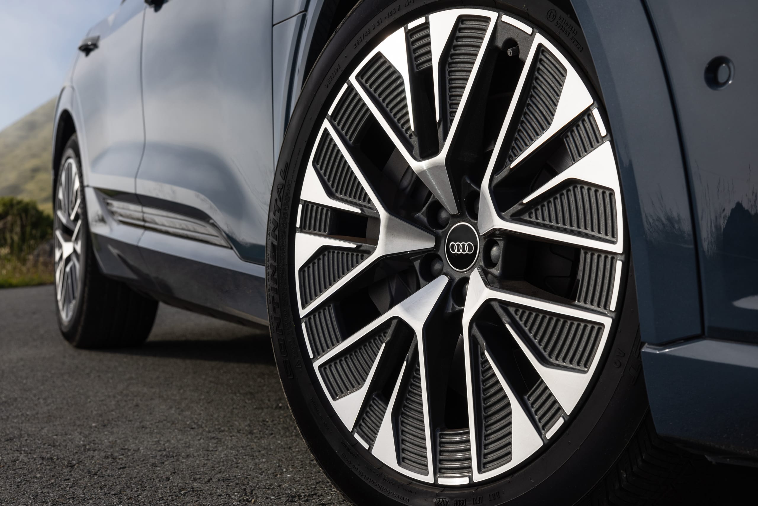audi q8 e tron 2024 13 exterior wheel 4733320d812 jpg? i=AA