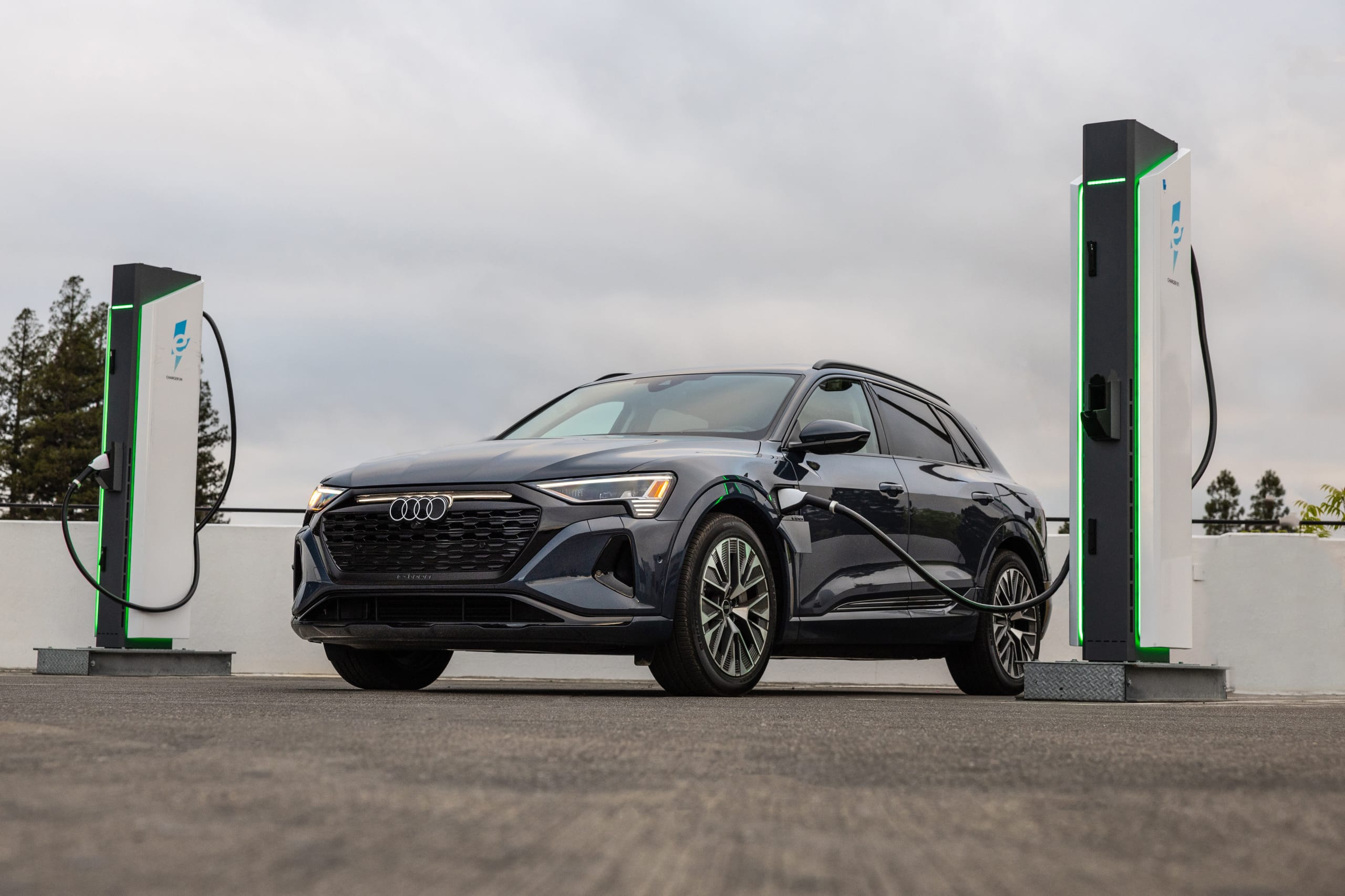 audi q8 e tron 2024 14 exterior charging jpg? i=AA