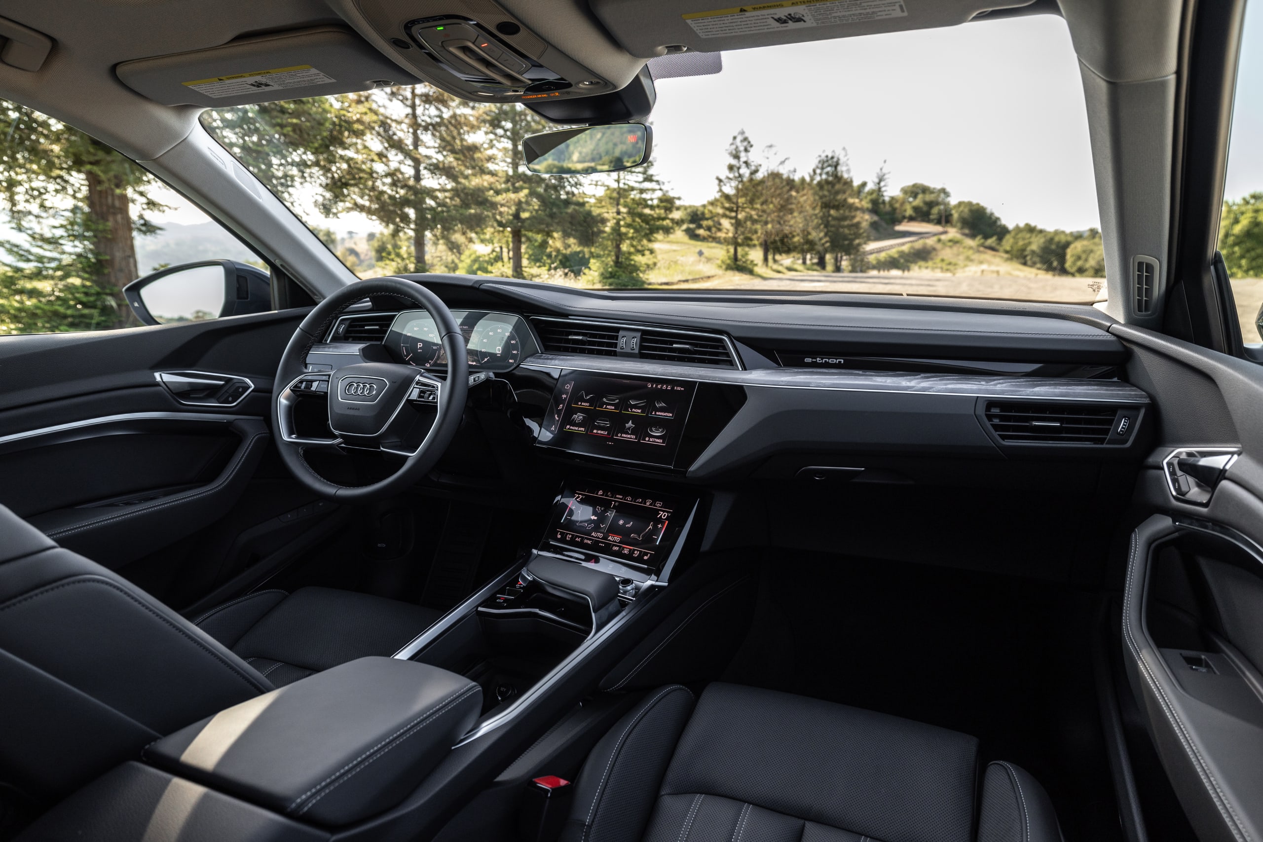 audi q8 e tron 2024 17 interior front row jpg? i=AA