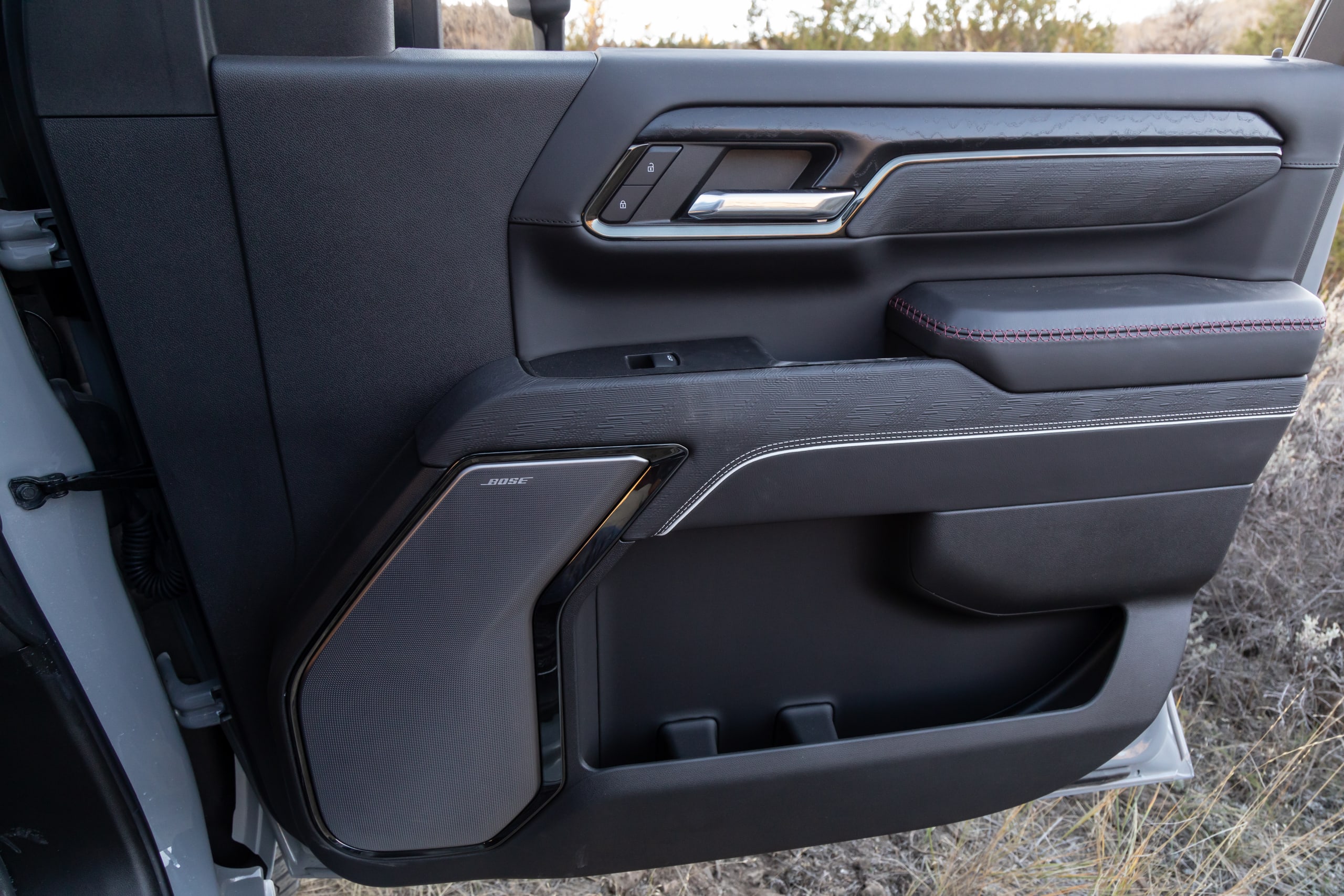 2025 GMC Sierra HD AT4X AEV Edition Too Big to Trail?