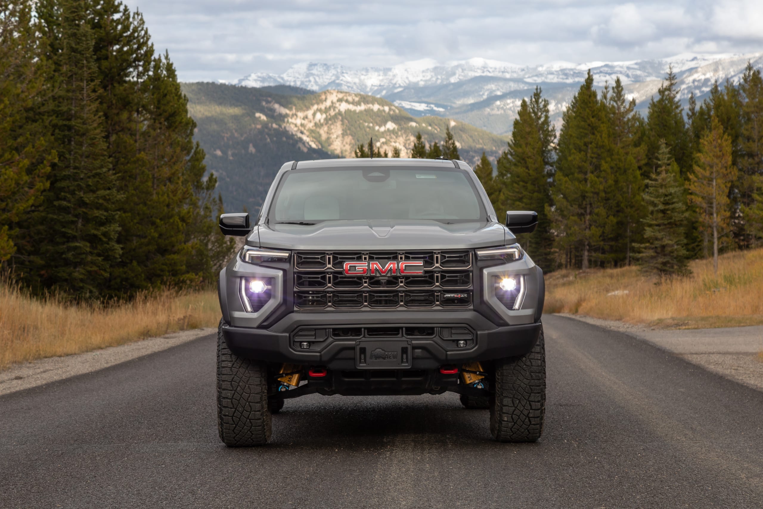OffRoading in the 2025 GMC Canyon AT4X AEV Edition and 2025 GMC Canyon