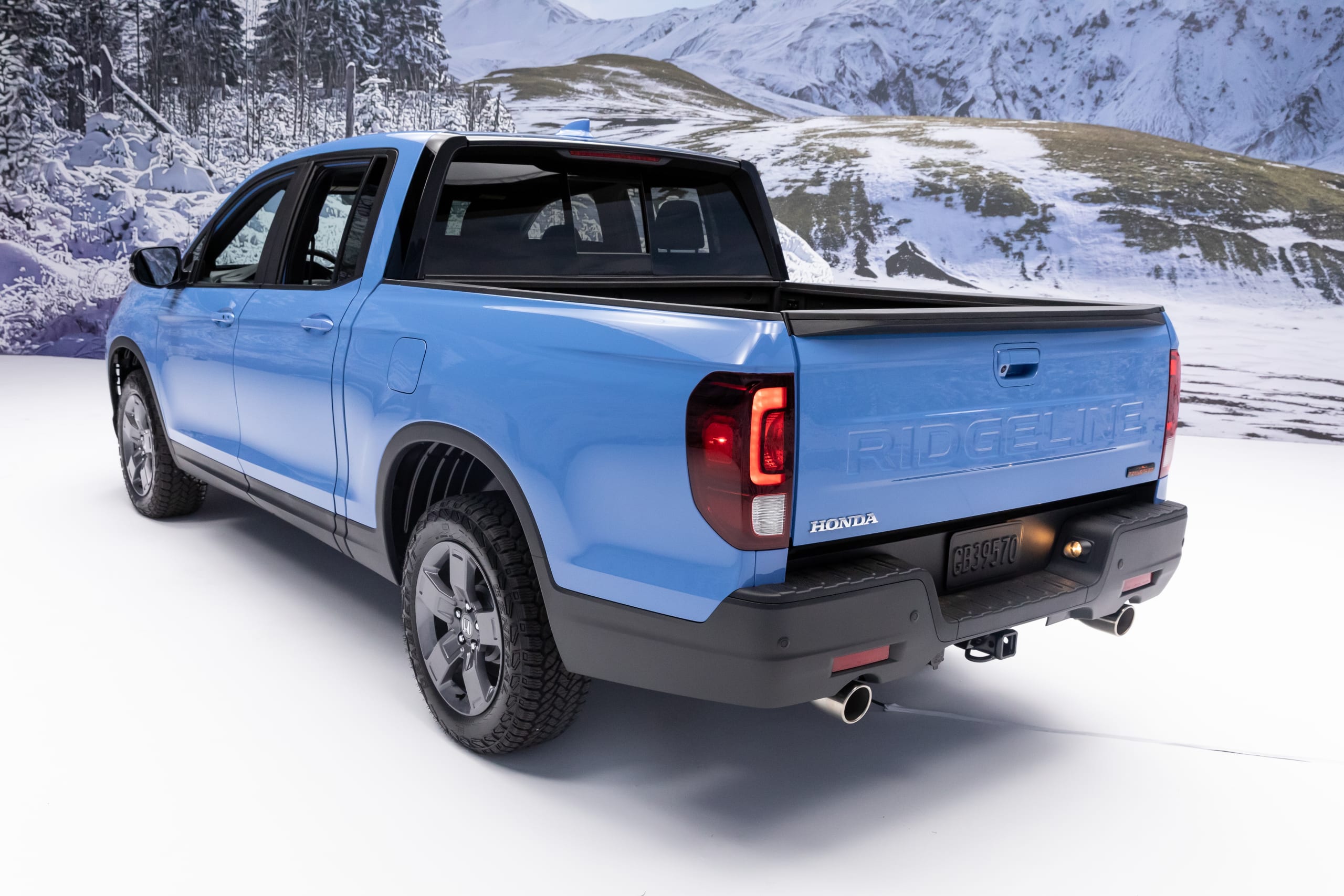 honda ridgeline trailsport 2024 05 exterior rear angle 474229bfe9e jpg? i=AA