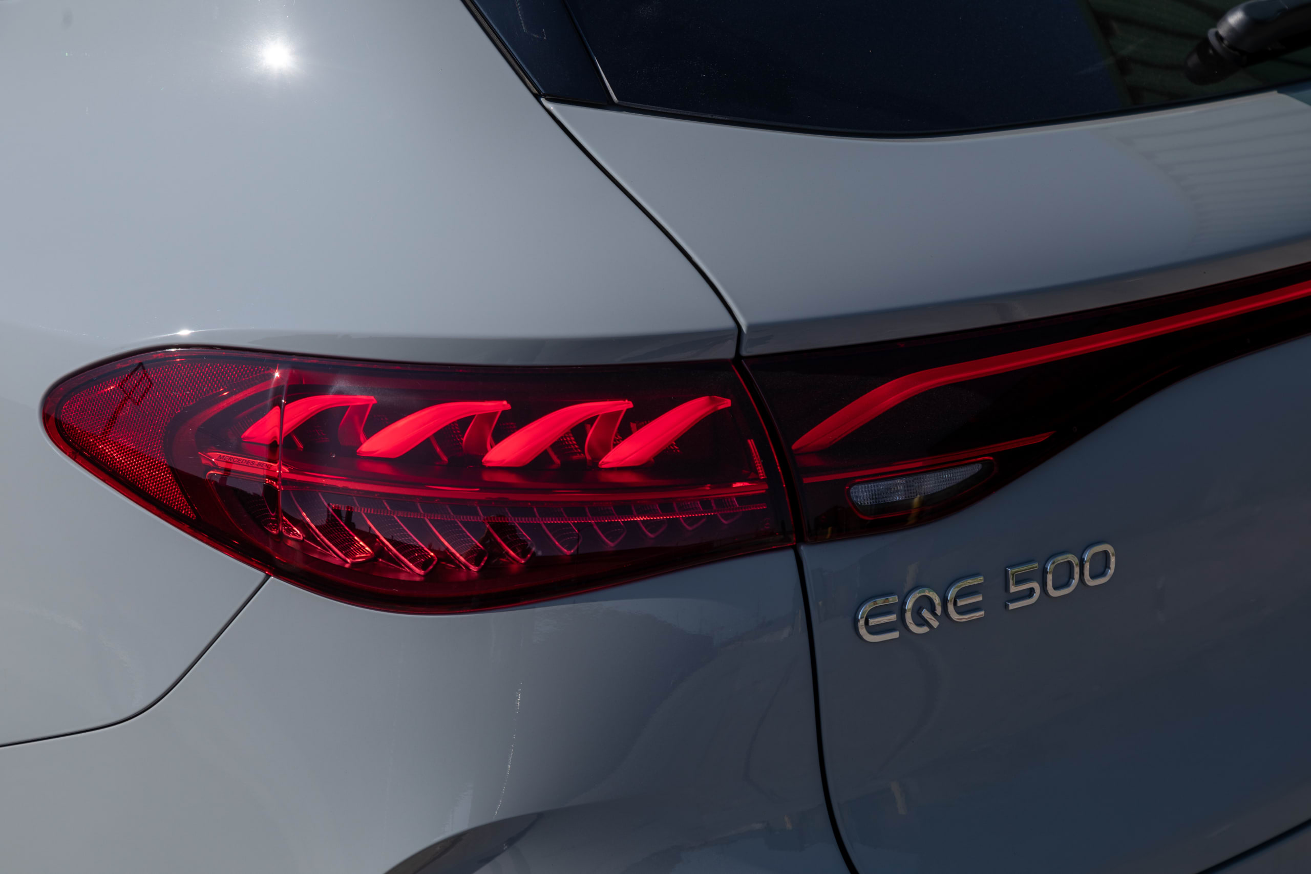 mercedes benz eqe 500 suv 2023 14 exterior taillight 475323cdafd jpg? i=AA