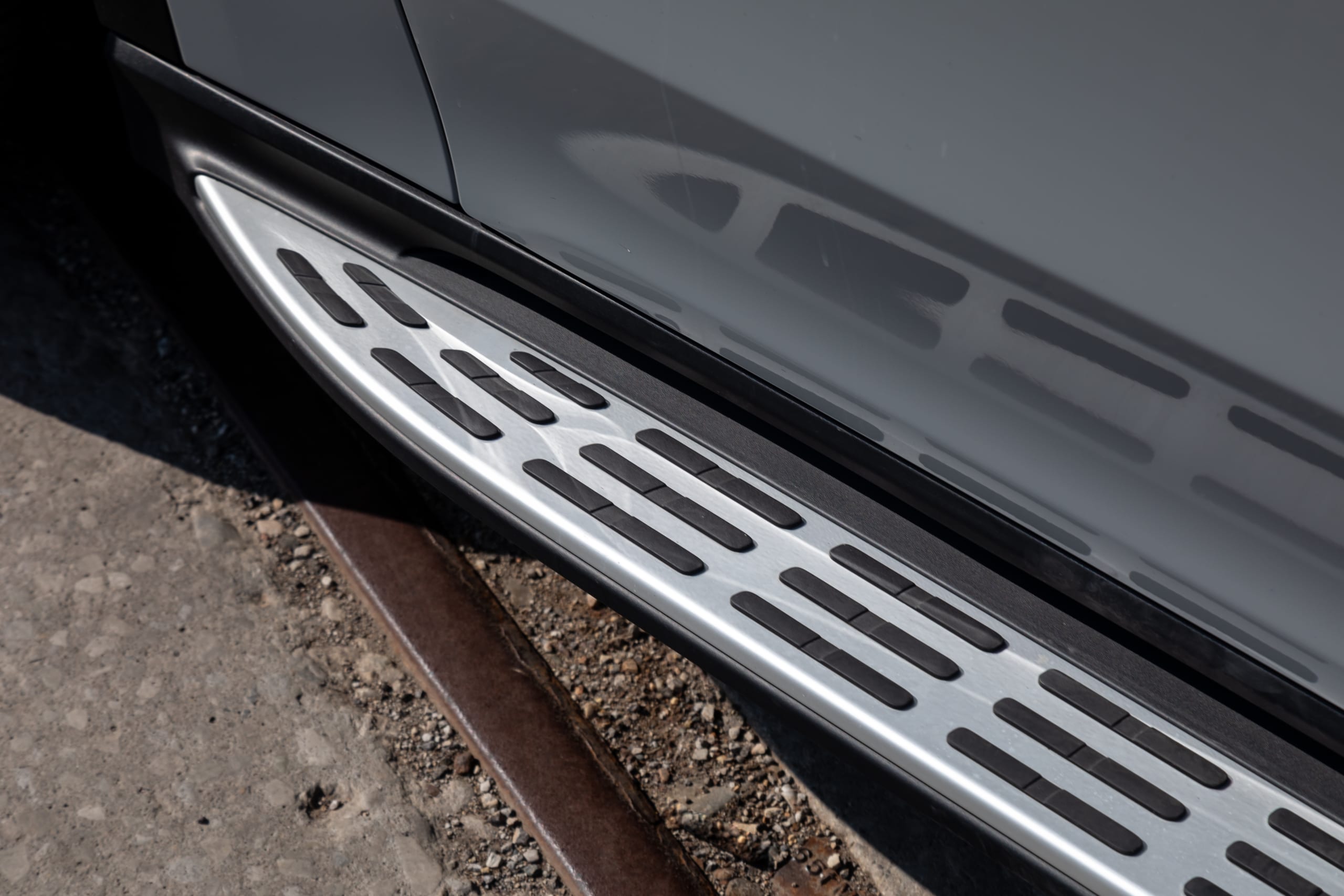 mercedes benz eqe 500 suv 2023 10 exterior running board 47532062ba6 jpg? i=AA