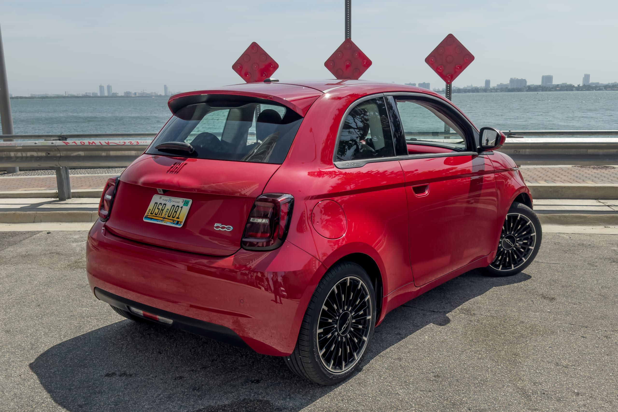 fiat 500e 2024 06 exterior rear angle 48099425850 jpg? i=AA