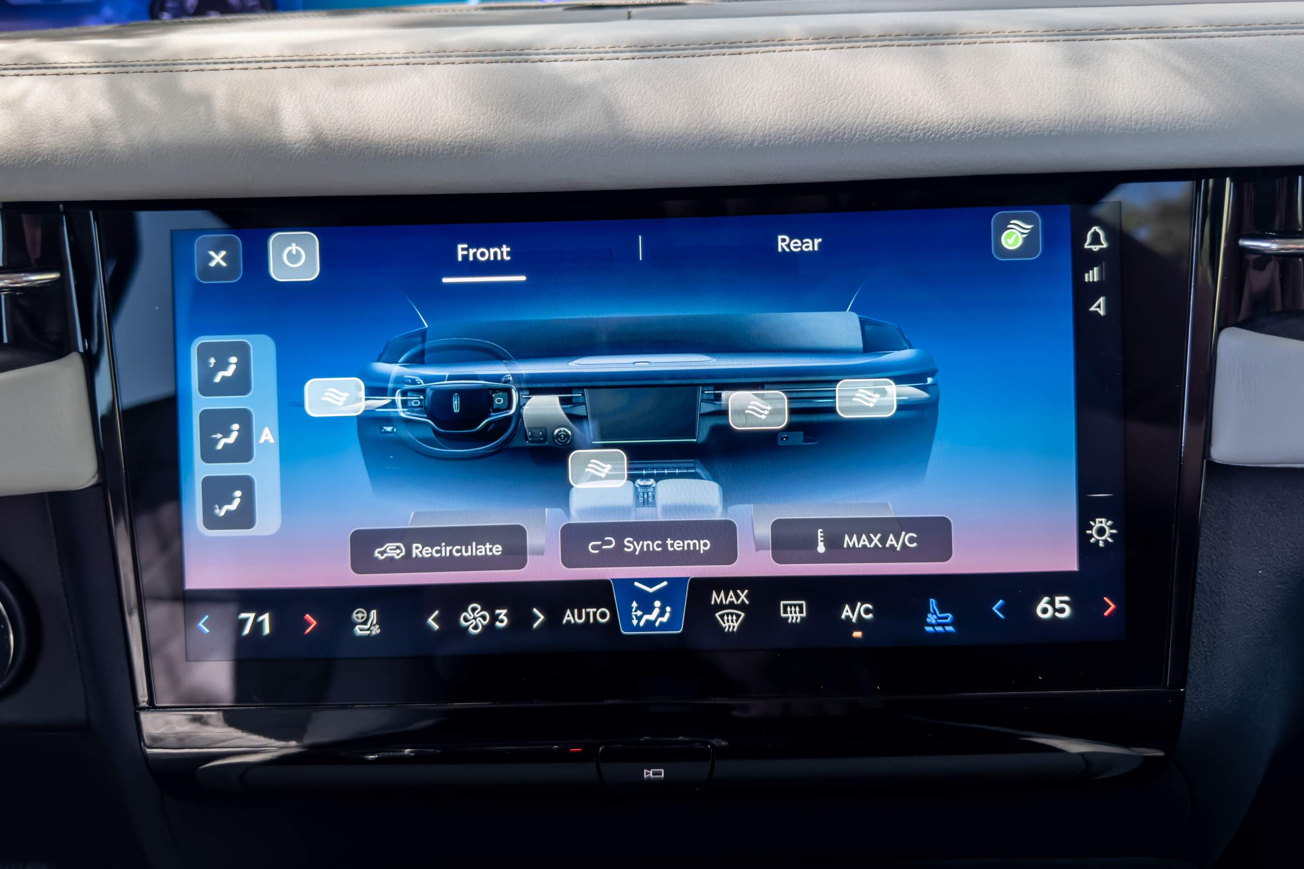 lincoln navigator 2025 20 interior center stack display jpg